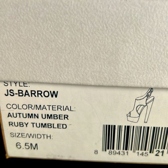 Jessica Simpson Leather Upper Platform Sandal wilt printed heel. - Picture 5 of 5